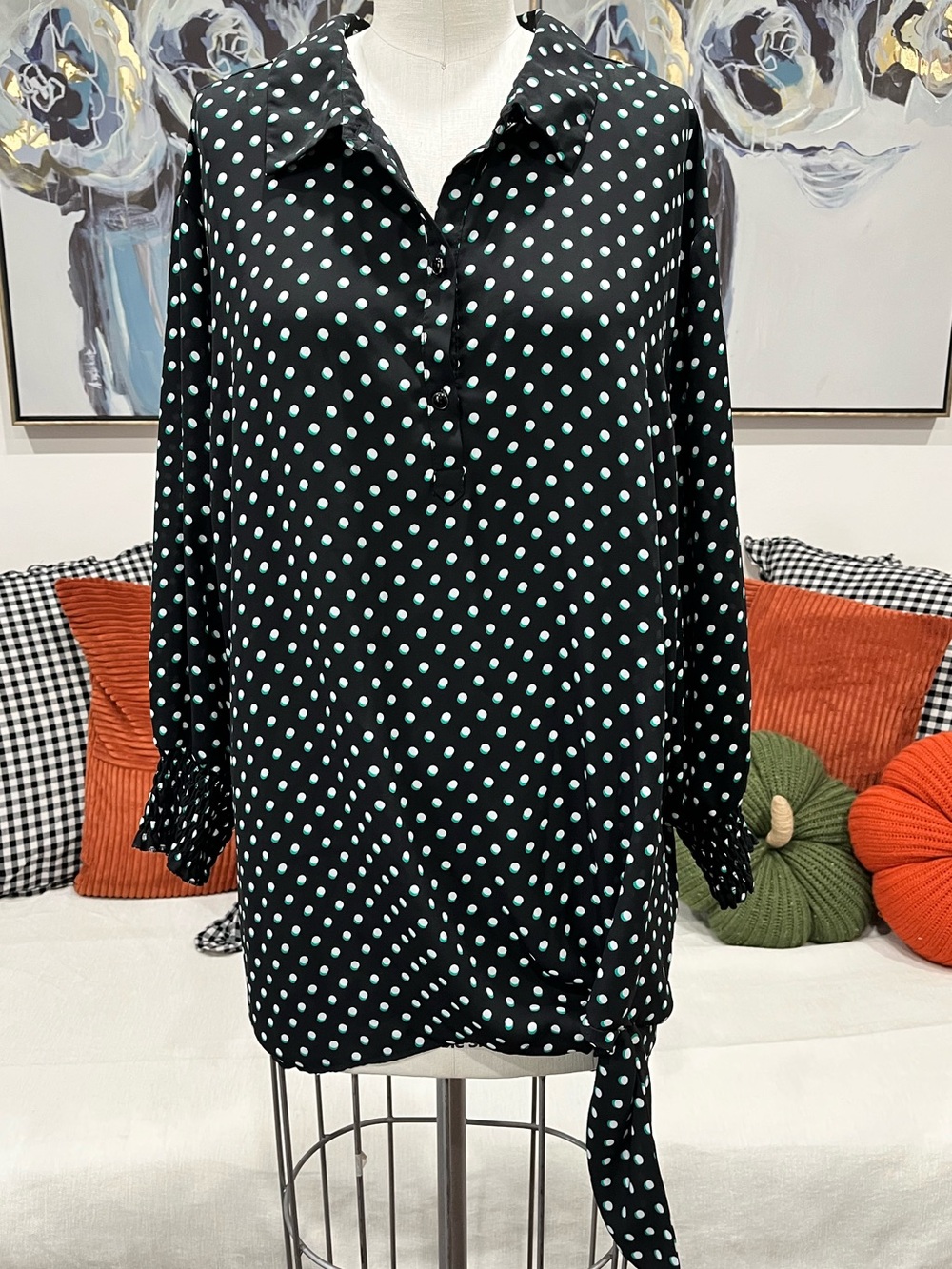 Avenue Black Button-Front Blouse with Mint Polka Dots Size 30/32 Smocked Cuffs